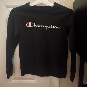 GIRLS CHAMPION SWEATSHIRT MEDIUM